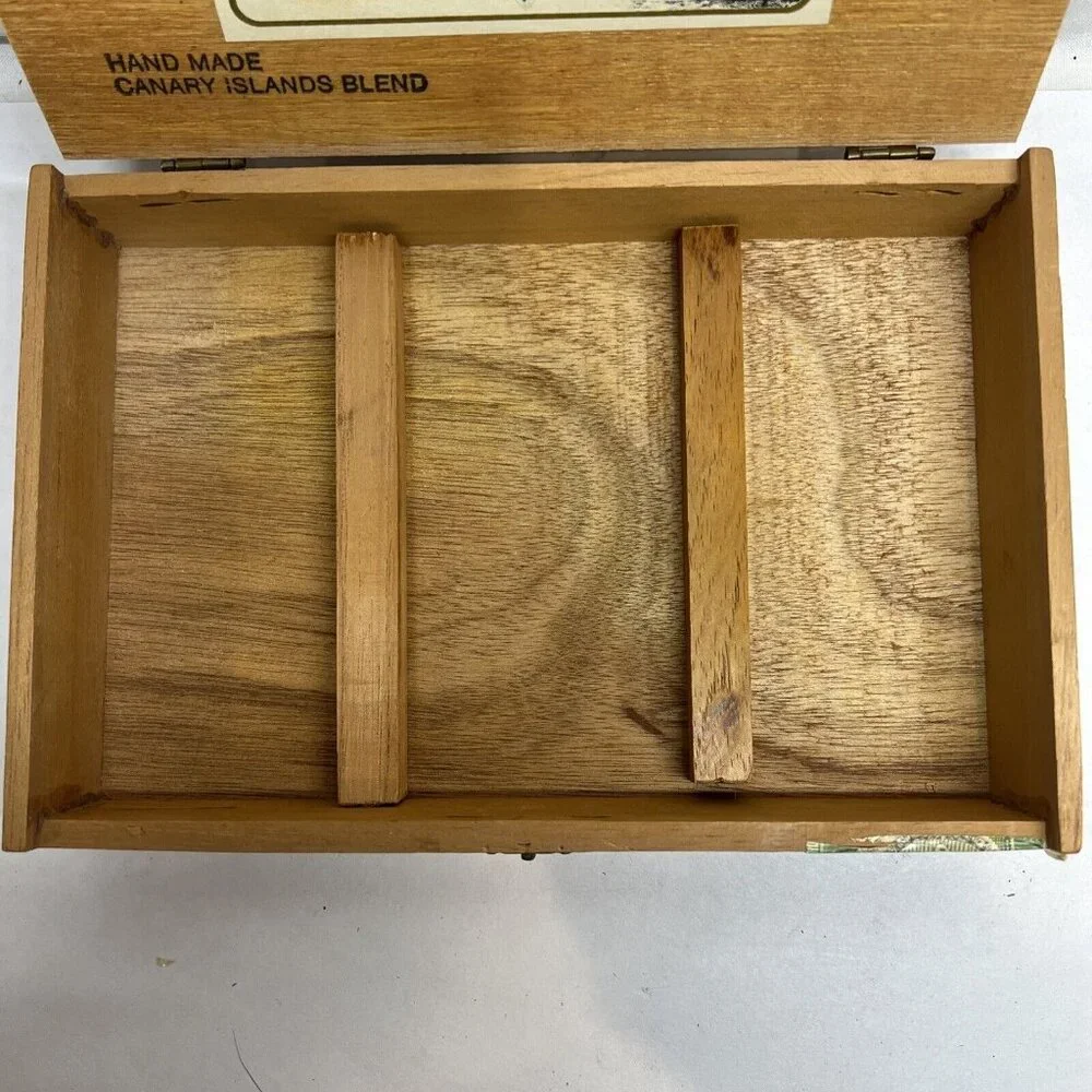 MONTOYA ROYAL CORONA WOODEN CIGAR BOX HAND MADE CANARY ISLAND BLEND